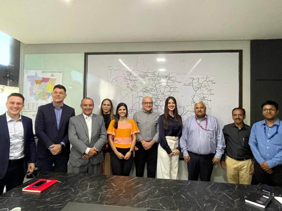 Comitiva reuniu-se para assistir apresentação sobre o estado de Mato Grosso.  - Foto por: Assessoria Sedec-MT